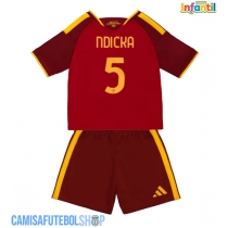 Camisa de time de futebol AS Roma Evan Ndicka #5 Replicas 1º Equipamento Infantil 2026-27 Manga Curta (+ Calças curtas)
